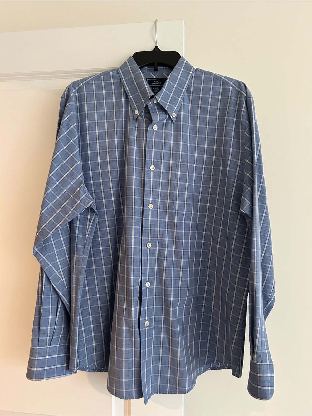 Dockers No Wrinkles Shirt. Size L-16/16 1/2